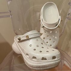 I Have Like 10 Pare Of These Lol I Need To Give One Up To Make Room For My Newest Pair Lol Used Good Condition (Slightly Darker At The Bottom Because They Are Worn) Bae Clog, Shoes Crocs, Women's Crocs, Crocs Shoes, Mule Clogs, Mules Shoes, Clogs, Color White, Size 10