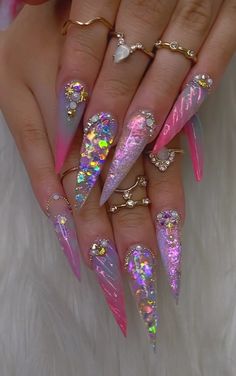 Crazy Glitter Nails, Curved Stiletto Nails, Valentines Nail Set, Beach Nails Art, Nail Art Idea, Valentines Nail, Colors Nails, 2023 Nail