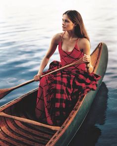 Ralph Lauren Ad, Ralph Lauren Ads, Ralph Lauren Interiors, Countryside Farmhouse, Red Cabin, Into The West, Celebrity Fashion Trends, Ralph Lauren Style, Folk Fashion