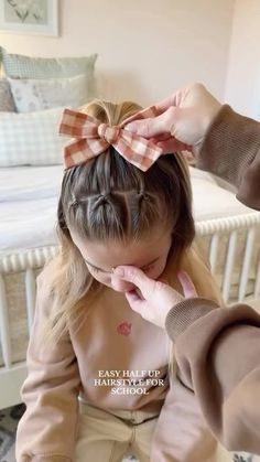 Minnie Mouse Bow Hairstyle, Toddler Hairstyles Girl Thanksgiving, Toddler Girl Easter Hairstyles, Short Hair Styles Little Kids, Easter Hairstyles For Toddlers, Toddler Girl Thanksgiving Hair, Toddler First Day Of School Hairstyles, School Picture Day Hairstyles Short Hair, Growing Out Bangs Hairstyles For Kids