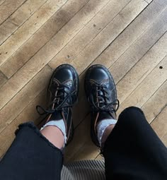 Platforms Aesthetic, Doc Martens Platform, Styling Dr Martens, Church's Shoes