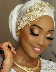 African Makeup, African Hair Wrap, Brown Girls Makeup, Head Scarf Tying, Hijab Style Tutorial, Hair Wrap Scarf, Makeup For Black Skin, White Head, Hair Scarf Styles