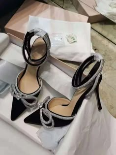 Hak Tinggi, Pretty Heels, Heels Aesthetic, Dr Shoes, Fashion Shoes Heels, Cute Shoes Heels, Shoes Heels Classy, Ysl Heels, Prom Heels