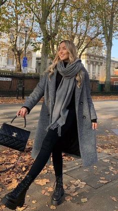 New York Outfit November, Winter Portugal Outfit, Vienna Fashion Winter, Winter Outfits Spain, New York In November Outfits, Milan Winter Outfit, Spain Winter Outfits, Melbourne Outfits, Milan Winter