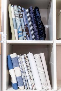 Sewing & Craft Room Organization: 10+ Amazingly Simple Storage Ideas Sewing And Craft Room, Quilting Storage, Craft Room Storage Ideas, Sewing Tools Organizer, Sewing Craft Room, Organizing Supplies, Craft Room Tables, Room Storage Ideas, Pegboard Storage