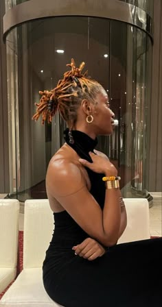 Loc Fashion Black Women, Classy Loc Hairstyles, Lauryn Hill Locs, Women With Locs Fashion, Locs Outfits Style, Locs Birthday Hairstyles For Women, Models With Locs, Loc Accessories Black Women, Locs Wedding Hairstyles Brides