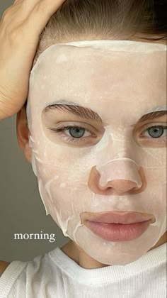 Make Skin Glow, Face Mask Aesthetic, Korean Glass Skin, Mask Aesthetic, Skincare Secrets, Vogue Beauty, Tips Skincare, Flawless Beauty, Skin Care Mask