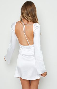 Long Sleeve Open Back Dress Short, White Long Sleeve Hoco Dress, Dangly Gold Earrings, Long Sleeve White Mini Dress, Long Sleeve White Dress, White Long Sleeve Mini Dress, Prom Midi Dress, Summer Playsuit, Fancy Nancy