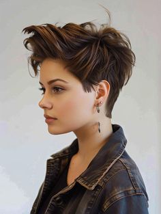 Womens Haircuts Short, Drew Outfits, Queer Hair, Layers Bangs, Short Layered Bob, Medium Short Haircuts, Womens Haircuts Medium, Funky Short Hair, Lighter Hair