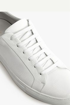 White Trainers Men, White Leather Tennis Shoes, Leather Tennis Shoes, Jeans And Shirt, Grandad Collar Shirt, Leather Trainers, Men Fashion Casual Outfits, White Trainers, Boots And Sneakers