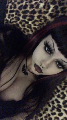 Fete Emo, Dark Makeup Looks, Goth Gifts, Punk Makeup, Alt Makeup, Swag Makeup, Alternative Makeup, Emo Makeup, Dope Makeup