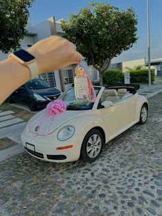 CAC ♥️ Dream Car Pink, Volkswagen Beetle Keys, Pink Volkswagen Beetle Convertible, 2014 Volkswagen Beetle, 2013 Volkswagen Beetle Convertible, Volkswagen Beetle Convertible Interior, Green Slug Bug, Beetle Car Aesthetic, Beetles Car