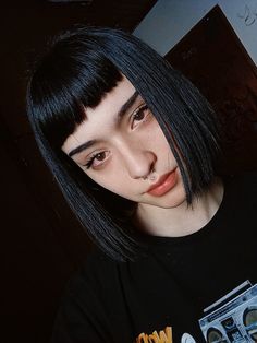 Short Black Bob With Bangs, Bob Baby Bangs, Cute Hairstyles With Bangs, Black Bobs, Rockabilly Goth, Black Bob Hairstyles, Black Bob, Chin Length Hair