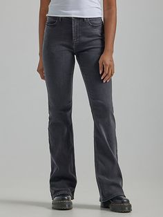 FLARED & FLATTERING It's our signature high rise fit and a fun, flared leg opening. The Wrangler® women's high rise Fierce Flare jeans feature our most flattering fit at the waist as well as a contoured waistband specially crafted for comfort that fits every body. These women's flare jeans are designed with plenty of stretch to keep you comfortable, even on your busiest days. Their '70s-inspired flared leg offers a touch of drama that adds a stylish edge to every outfit. Wrangler Women, Womens Flare Jeans, Wrangler Jeans, 70s Inspired, Flare Jeans, Aesthetic Clothes, Women's Jeans, Outfit Ideas, Fashion Inspo