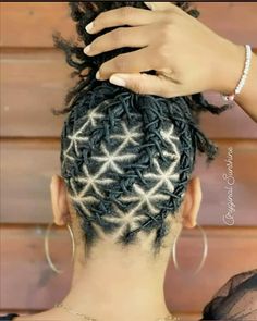 Loc Barrel Twist Ponytail, Crown Loc Styles For Women, Unique Loc Styles For Women, Loc Ponytail Styles Black Women, Locks Hairstyles For Women, Starter Loc Styles For Women, Dreadlocks Styles For Ladies, Starter Locs Black Women, Unique Loc Styles Short