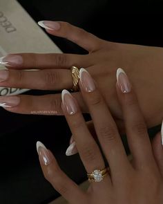 Matte French Nails Tips, Celebrity Nails Trends 2024, French Nail Designs 2024 Trends, Classy Nails 2024, Wedding Nails 2024, Delicate Nails Classy, Gel Nails 2024, Trend Nails 2024, Nail Designs 2024