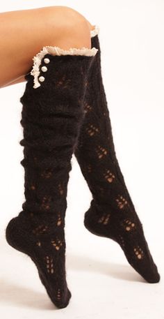 Boot socks Casual Chique, Fashion Tights, Mode Inspiration, Dandy, Wearing Black, Winter Boots, Look Fashion