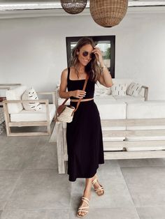 Coffee Date Summer Outfit, Spicy Date Night Outfits, Day To Night Summer Outfit, Night Out In Spain Outfit, Summer Outfits Dinner Night, Summer Chic Outfit Party, Summer Park Date Outfit, Casual Coffee Date Outfit Summer, Spring Cookout Outfit