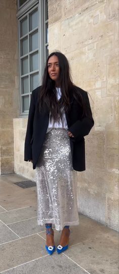 Christmas Party Outfits Sequin Skirt, Sequin Midi Skirt Outfit Casual, Metallic Midi Skirt Outfit, Sequin Skirt Sneakers Outfit, Silver Sequin Skirt Outfit Dressy, Sequin Skirt With Blazer, Silver Slip Skirt Outfit, Sequin Silver Skirt Outfit, Silver Maxi Skirt