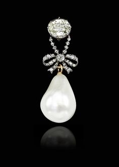 Most Expensive Pearl, Most Expensive Jewelry, Friday Video, Natural Pearl Earrings, Pearl Jewels, Royal Jewels, Expensive Jewelry, Natural Pearl, Royal Jewelry