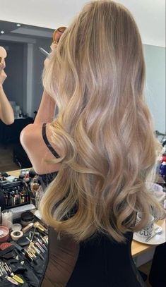 Blonde Hair With Extensions, Shorter Layered Haircuts, Hair With Extensions, Natural Blonde Hair, Hairstyles For All Hair Types, Perfect Blonde Hair, Summer Blonde Hair, Aesthetic Hairstyles, Rapunzel Hair