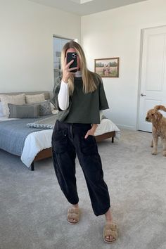 Free People Timko Pants, Black Long Sleeve Layered Outfit, Tee Shirt Over Long Sleeve Outfit, Long Sleeve Under Short Sleeve Outfit, Long Sleeve Short Sleeve Layer Outfit, Layered Long Sleeve Outfit, Long Tee Outfit, Long Sleeve Layered Outfit, Layered T Shirt Outfit