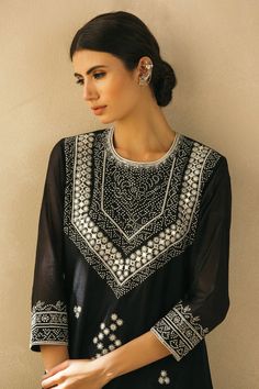 Kurta With Jeans, Sureena Chowdhri, Black Kurta, Kurta Set For Women, Gotta Patti, Gota Work, Indian Kurta, New Embroidery, Palazzo Set