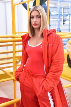 Hailey Baldwin | Adidas Originals (2018) Casual Minimalist Outfit, Chic Night Out Outfit, Personal Style Types, Affiliate Products, Timeless Outfits, Night Out Outfit, Hailey Baldwin, Celebrity Street Style, All Black Outfit