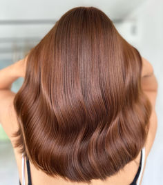 This ultra-glossy, rich brunette transformation from Wella Passionista @oz_beauties (on Instagram) left us absolutely mesmerized! Use our Oil Reflections range at home for a boost of beautiful shine – tap to shop now. Brunette Transformation, Beautiful Hair