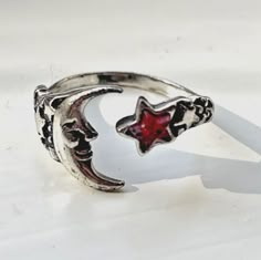 Vintage Silver Dainty Crescent Moon & Stars Ring with Red Stone Size