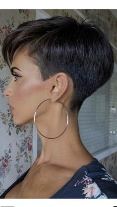 Makeup Bridesmaid, Updo Bridesmaid, Funky Short Hair, Short Hair Pixie Cuts, Super Short Hair, Caramel Highlights, Short Hairstyles For Thick Hair