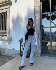 MARIA ALCALDE (@mariaalcalde) posted on Instagram • May 13, 2021 at 8:02pm UTC Basic Fits, May 13, Sunnies, Levi Jeans, What To Wear, Mom Jeans, Cute Outfits, Style Inspiration