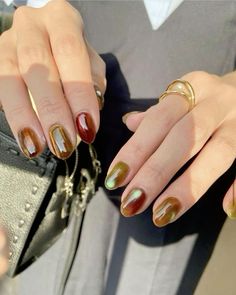 Fig Nails, Brown Aura Nails, Elegant Autumn Nails, Fall Manicure Ideas, Fall Nails Aesthetic, Daily Nail Art, Nail Aesthetics, Really Cute Nails, Nail Sets