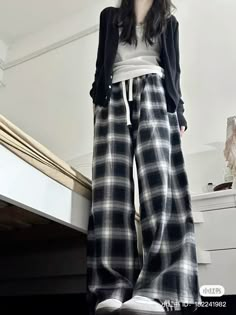 Pyjamas Aesthetic Korean, Aesthetic Pajama Outfit Grunge, Aesthetic Pajamas Korean, Pyjama Outfit, Korean Fashion Pajamas, Cute Pijamas Korea, Pajama Pants Outfit, Cute Pajama Sets, Simple Trendy Outfits