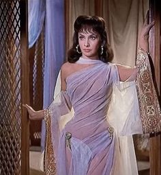 Solomon And Sheba, Robes Glamour, Gina Lollobrigida, Outfit Wedding, Donatella Versace, Mode Inspo, Guest Outfit, Outfit Summer, Mode Vintage