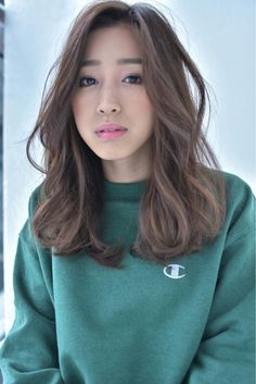 Japanese Perm Long Hair, Middle Haircut, Perm Long Hair, Asian Hair Perm, Japanese Perm, Japanese Hair Color, Kpop Short Hair, Korean Long Hair, Redhead Hairstyles