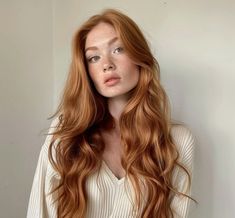 Foxy Red Hair, Ginger Hair Types, Strawberry Blonde Tan Skin, Red Strawberry Hair, Strawberry Blonde Long Hair, Light Copper Red Hair, Red Hair Fashion Outfits, Ginger Woman Aesthetic, Cooper Ginger Hair