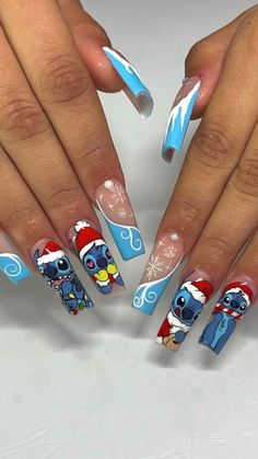 Winter Cartoon Nails, Christmas Nails Crazy, Christmas Nails Characters, Christmas Cartoon Nails, Home Alone Nails, Stitch Christmas Nails, Cartoon Christmas Nails, Christmas Movie Nails, Christmas Character Nails