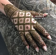 henna on the hands of a woman