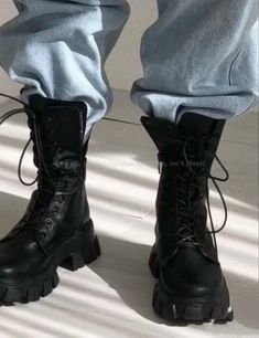 Combat Boots Aesthetic, Winter Shoes Men, Men Winter Shoes, Combat Boot Outfit, Masculine Clothing, Grunge Boots, Make An Outfit, Shoes Wallpaper, Dr Shoes