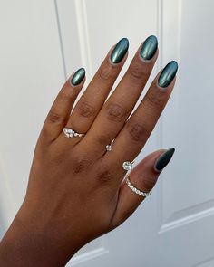 Emerald Green Nails On Dark Skin Emerald Green Chrome Nails, Nails On Dark Skin, Emerald Green Nails, Alien Nails, Indian Nails, Hoco Nails, Emerald Nails, Dark Green Nails, Chrome Nails Designs