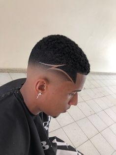 Listras Hair Designs For Boys, Boys Haircuts With Designs, Haircut Designs For Men, Fade Haircut Designs, A Line Haircut, Cool Hair Designs, Black Hair Cuts