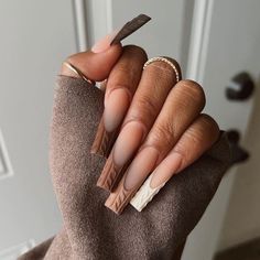 Experience warmth and style with our 'Cocoa Cozy Velvet' press-on nails. Indulge in the richness of brown velvet, translated onto your fingertips. Elevate your winter look with this chic and comforting nail collection. Embrace the coziness of the season with nails that are as inviting as they are elegant. Shop now for a touch of seasonal sophistication.  ❄️💅  SHAPE l LENGTH AS SEEN IN PICTURE: XLong Square 💅STEPS TO CREATE THIS SET: Base gel 2 layers of base Color  Hand-painted frenchies in multi-colors Matte layer Hand painted designs in multi-colors Velvet dip 🎁 EACH SET OF NAIL INCLUDES: 10 HANDMADE press on nails of your size 2 sets adhesive tabs 4Alcohol Pads 1 nail glue 1 nail file 1 cuticle stick 🍀 MATERIALS: Our handmade press-on nails using top-tier materials, guaranteeing dur Short Coffin, Sweater Nails, Fall Nail Art, Brown Velvet, Brown Nails