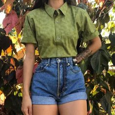 Short Mom Jeans, 80s Inspired Outfits, Short Mom, Looks Vintage, Retro Outfits, Vintage Jeans, Cute Casual Outfits, 90s Fashion