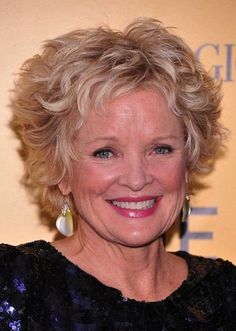 Curly Hairstyles For Women Over 50 - Fave HairStyles Short Curls, Haircuts For Wavy Hair, Short Choppy Hair, Curly Hair Women, Haircut For Older Women, Hairstyles Over 50