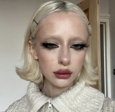 Bald Makeup Looks, Eve Frsr, Bleached Eyebrows, Blonde Eyebrows