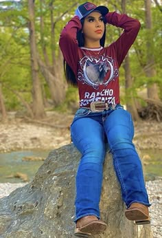 Mexican Country Girl Outfits, Takuache Girl Outfits For School, Latina Cowgirl Outfits, Mexican Outfit Ideas, Vaquera Outfit Mexican Women