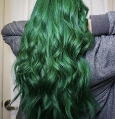 Dark Green Hair Dye, Green Hair Styles, Dark Teal Hair, Goth Hairstyles, Witchy Hair, Emerald Green Hair, Green Hair Dye