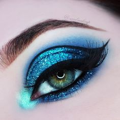 Ocean Eye Makeup, Eyelash Makeup Look, Eyelash Makeup, Lash Kit, Pretty Eye Makeup, Ocean Eyes, Blue Eyeliner, Eye Makeup Pictures