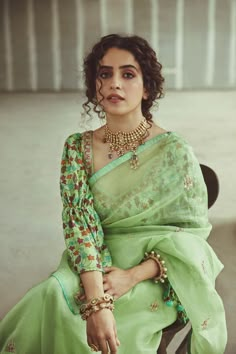 Marodi Embroidery, Full Sleeves Blouse Designs, Punit Balana, Latest Saree Blouse, Saree Organza, Leaf Sleeve, Sanya Malhotra, Full Sleeve Blouse